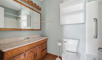 11717 E Edgewater Rd, Albany, IN 47320