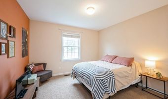 211 Thompson Dr, Atkins, IA 52206