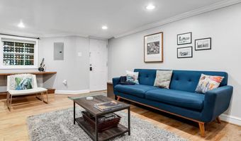 104 R St NE B, Washington, DC 20002