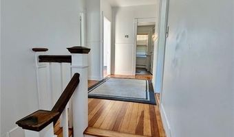 18 Bedlow Ave, Newport, RI 02840