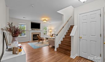 3755 Brookchase Ln, Charlotte, NC 28205