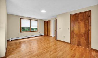 24 Iron Gate Ln, Cromwell, CT 06416