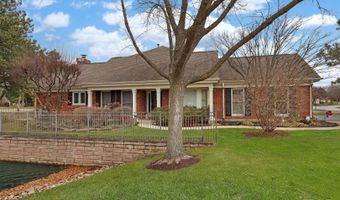 2060 N Charter Point Dr, Arlington Heights, IL 60004