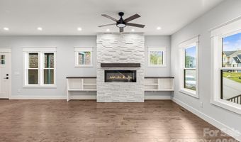 18 Winterhawk Dr, Arden, NC 28704