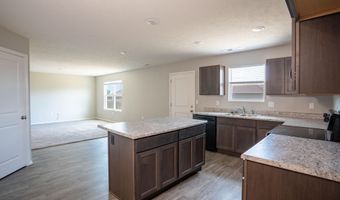 116 Pin Oak Dr, Aurora, MO 65605