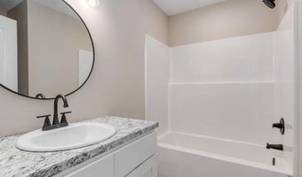 215 W Cofield St, Aurora, MO 65605