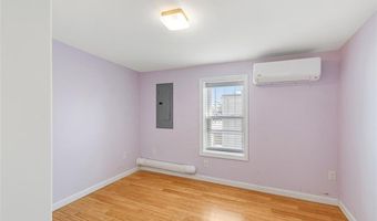 6 MacAlder St, Narragansett, RI 02882