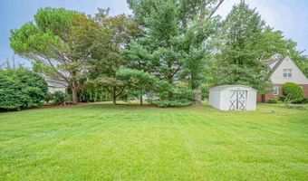 215 E LAKE Dr, Audubon, NJ 08106
