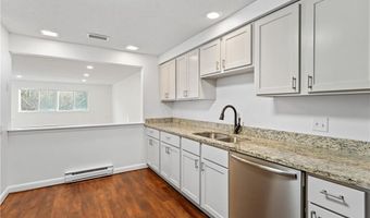 30 Argyle Ave 206, East Providence, RI 02915