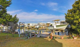 301 Old Causeway Rd, Atlantic Beach, NC 28512