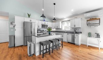 51 Knoll Crest Dr, Bangor, ME 04401