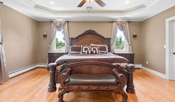 3 Buckingham Rd, Bayonne, NJ 07035