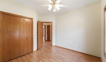 2402 Suncrest Dr, Ames, IA 50014