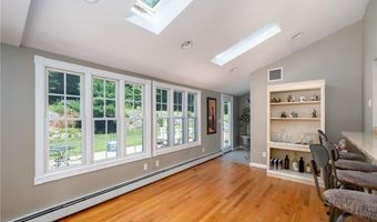 2 Elizabeth Ann Dr, Johnston, RI 02919