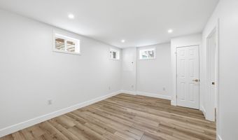 20384 MIDDLEBURY St, Ashburn, VA 20147