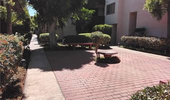 5414 Newcastle Ave 7, Encino, CA 91316