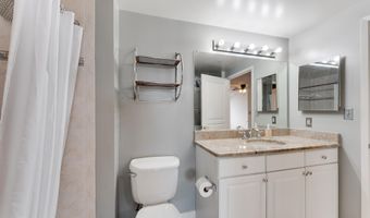 7111 WOODMONT Ave 608, Bethesda, MD 20815