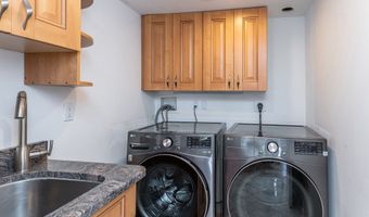 34 Skyline Dr, Brookfield, CT 06804