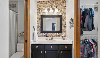 5325 Highpointe Ter, Bloomington, MN 55437