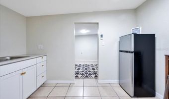 412 OAK St, Auburndale, FL 33823