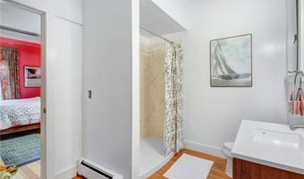 24 Hunter Ave, Newport, RI 02840