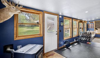 1032 Kingsbury St, Belle Fourche, SD 57717