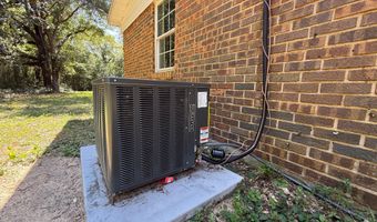 5703 Old River Rd, Baker, FL 32531