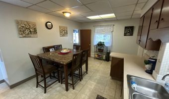 34 Sixth St, Auburn, ME 04210