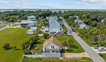 125 Pelican Dr, Atlantic Beach, NC 28512