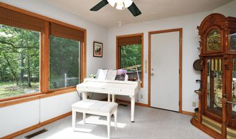 7854 Blue Moon Rd, Bucyrus, MO 65444