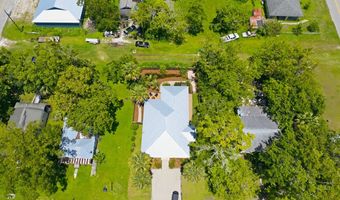 165 10th St, Apalachicola, FL 32320