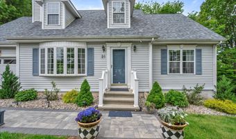 21 Lakeview Dr, Branford, CT 06405