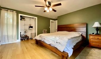 28 White Pkwy, North Smithfield, RI 02896