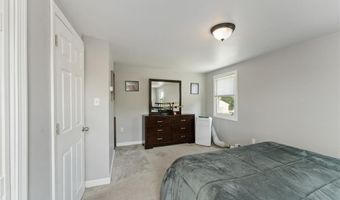 10 Philips Ave, Middletown, RI 02842