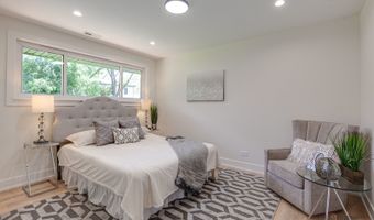 1729 N Mitchell Ave, Arlington Heights, IL 60004