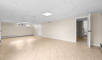 12 Homestead Pl, Branford, CT 06405