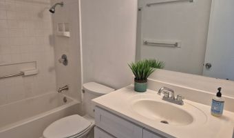 98-1042 Moanalua Rd #2-201, Aiea, HI 96701