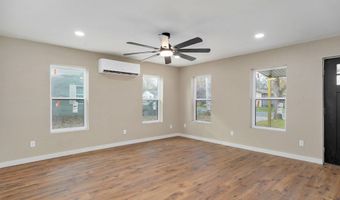 930 Porter Ave, Aurora, MO 65605