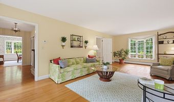 32 Thayer Farm Rd, Attleboro, MA 02703