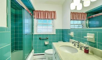 98 Iroquois Rd, Cumberland, RI 02864