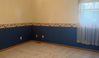 530 S 5th St, Akron, IA 51001