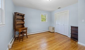 622 Wiese Rd, Cheshire, CT 06410