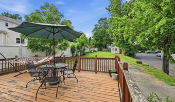 17 Lake Ave, Danbury, CT 06810