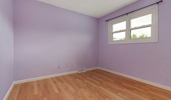706 N Lawler Ave, Addison, IL 60101