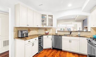 7042 CLINTON Ct, Annapolis, MD 21403