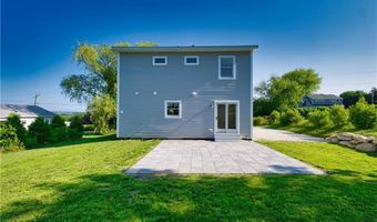 24 Seaspray Way, Little Compton, RI 02837