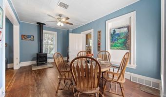 207 N Davis St, Anamosa, IA 52205
