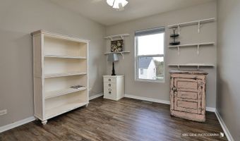 862 Heartland Park Ln, Antioch, IL 60002