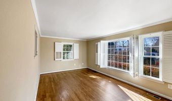 5815 JANE Way, Alexandria, VA 22310
