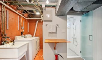 2146 S OAKLAND St S, Arlington, VA 22204
